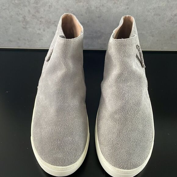 CROWN VINTAGE Zia Smoke Suede zippered ankle‎ booties leather upper size 10M - Picture 2 of 12